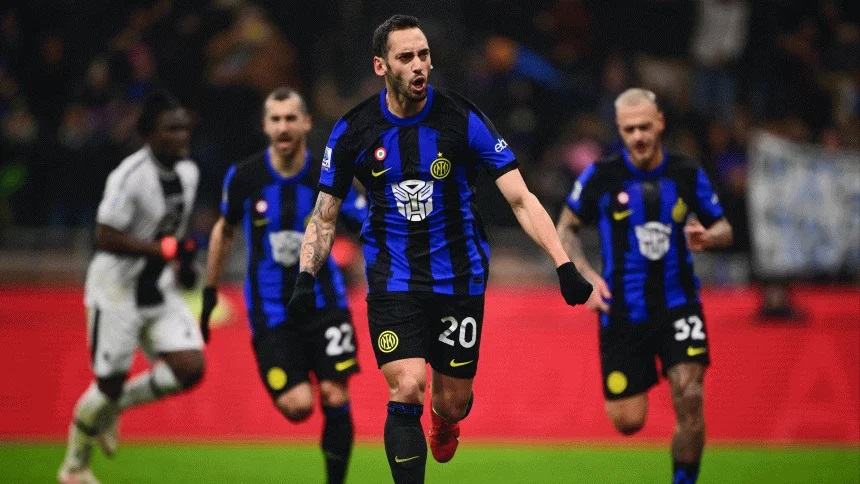 Calhanoglu guides Inter to Serie A top spot