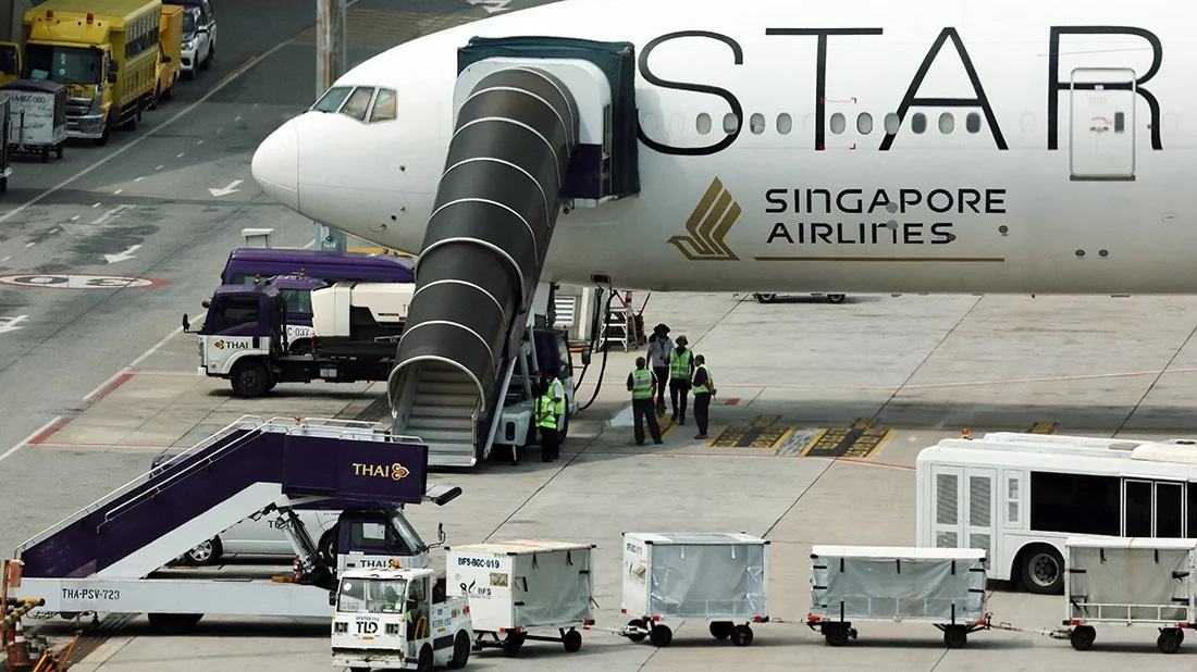 Singapore Airlines offers $10,000 to passengers hurt by turbulence