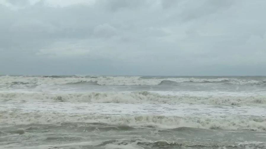 Cyclone Remal quickly approaching coast, 200km away from Payra port