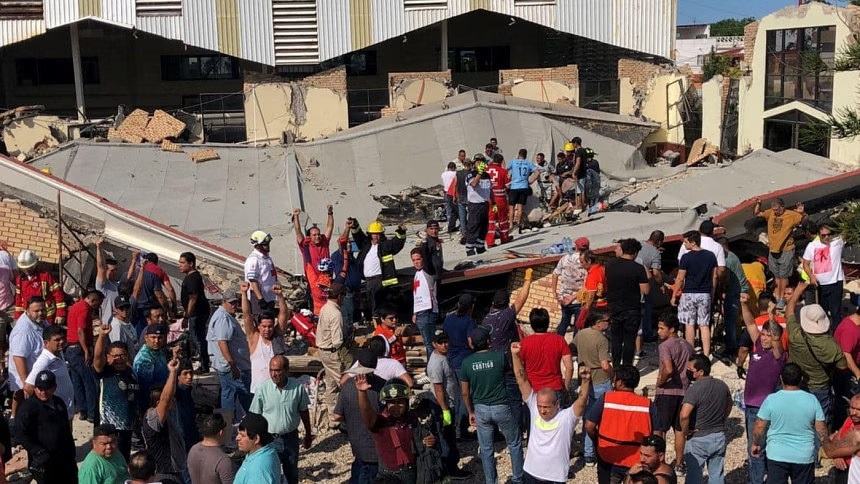 Seven killed in Mexico church roof collapse