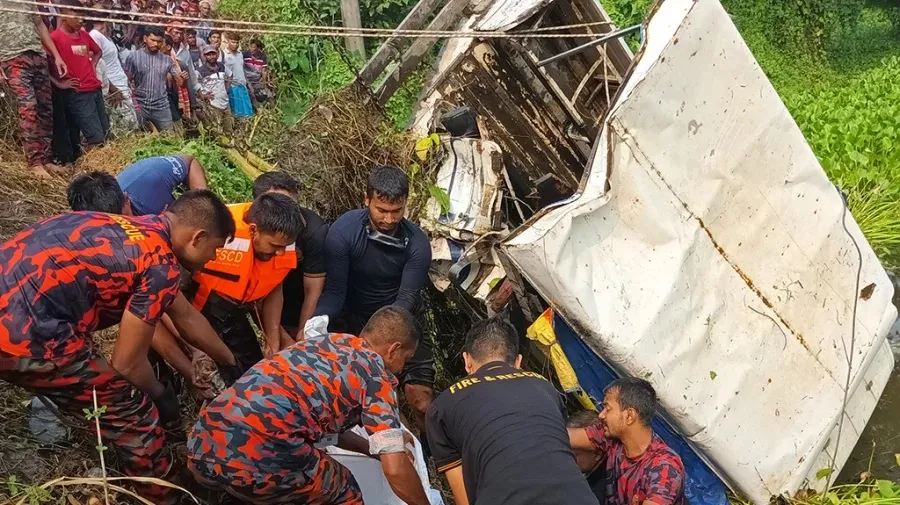 9 killed in Mymensingh, Manikganj road accidents