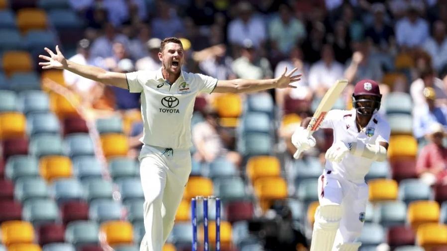 Australia stifle Windies despite Hodge, Da Silva fightback