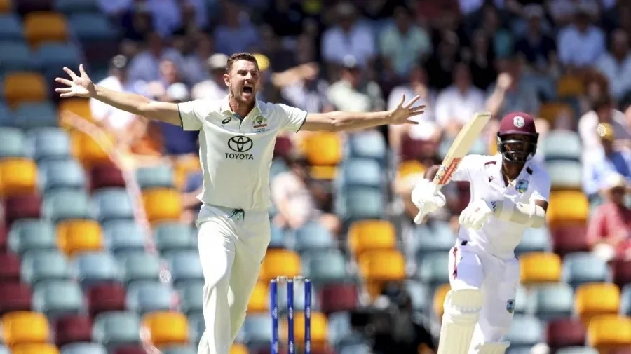 Australia stifle Windies despite Hodge, Da Silva fightback