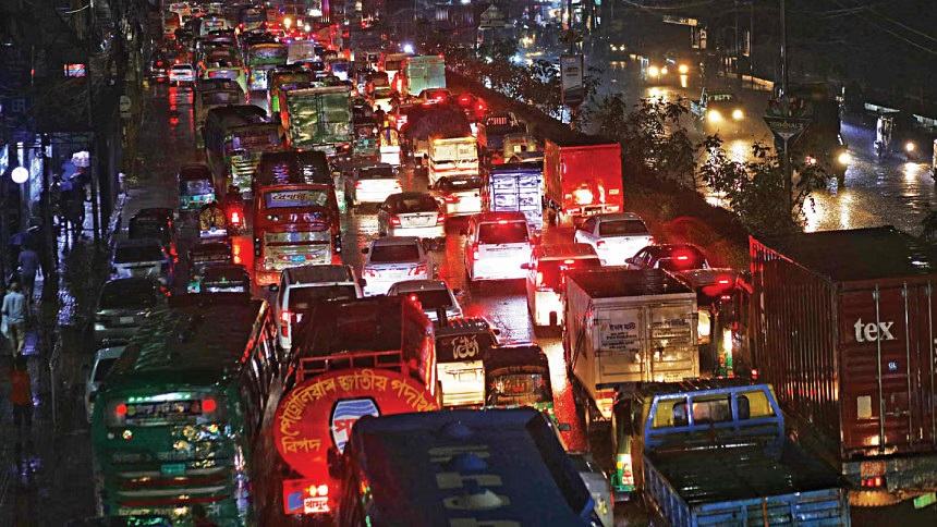 Rain triggers traffic chaos in Dhaka