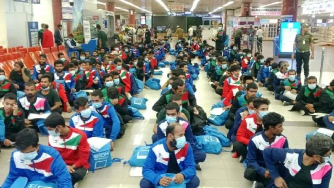 176 Bangladeshis return home from Libya after enduring abuse, hardship