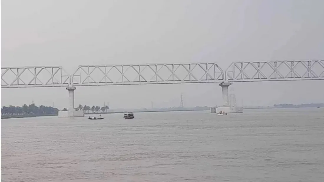 2 missing as cargo ship capsizes after hitting Rupsha railway bridge