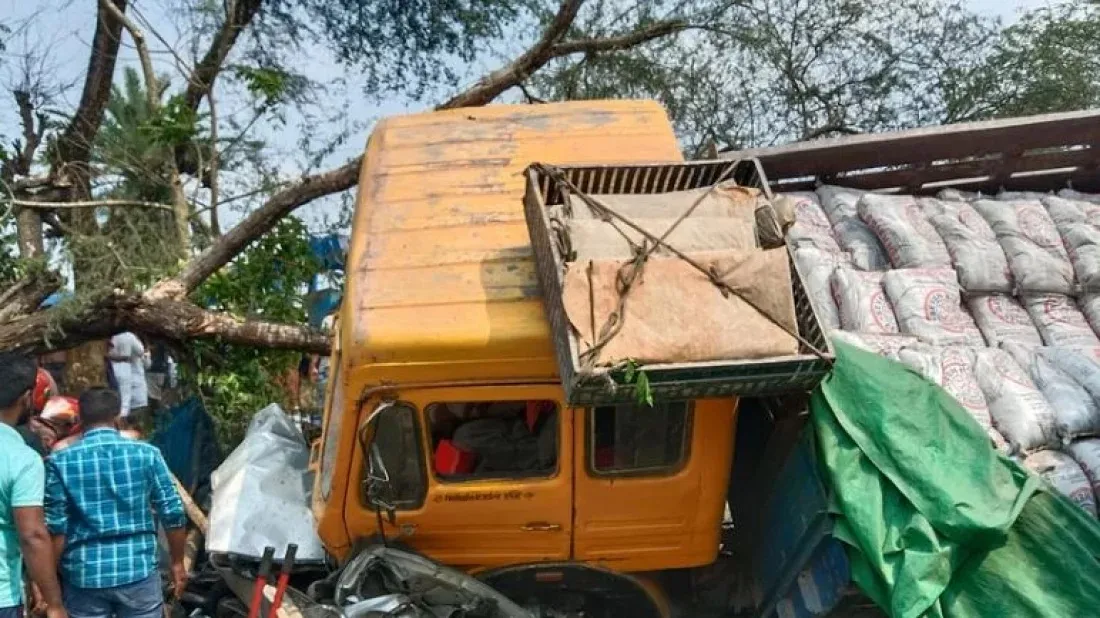 14 killed after multi-vehicle crash in Jhalakathi