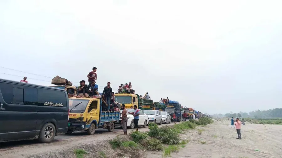 Long tailback on Bangabandhu Bridge as homebound rush begins