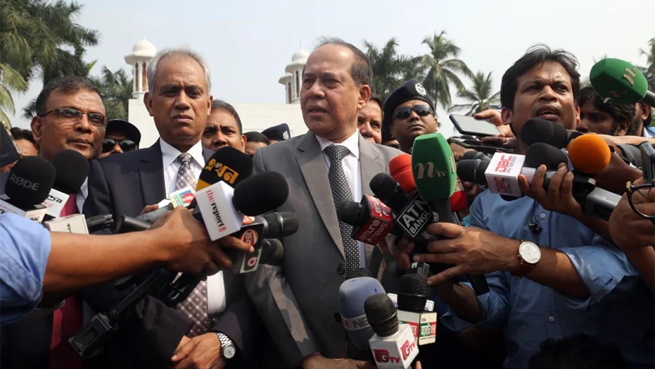 CEC: People engrossed in discussions about election