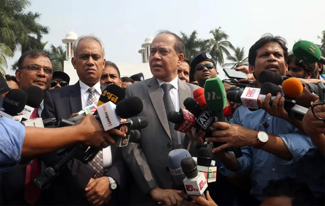 CEC: People engrossed in discussions about election