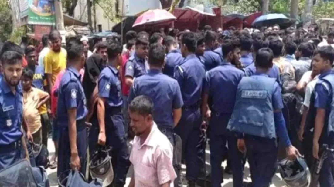 30 injured in clash between police, RMG workers in Narayanganj