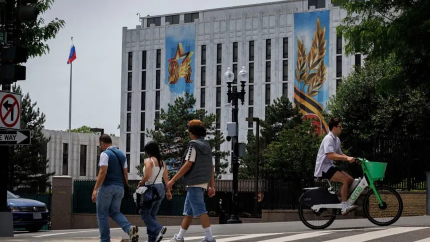 UK hosts European ministers for Ukraine talks after ceasefire ultimatum