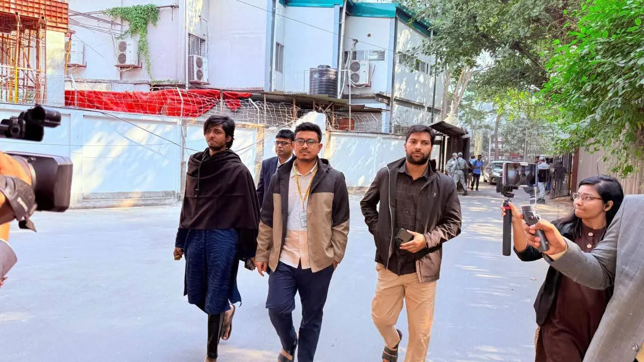 জুলাই হত্যাকাণ্ড: সাক্ষ্য দিতে ট্রাইব্যুনালে ডাকসু ভিপি সাদিক কায়েম