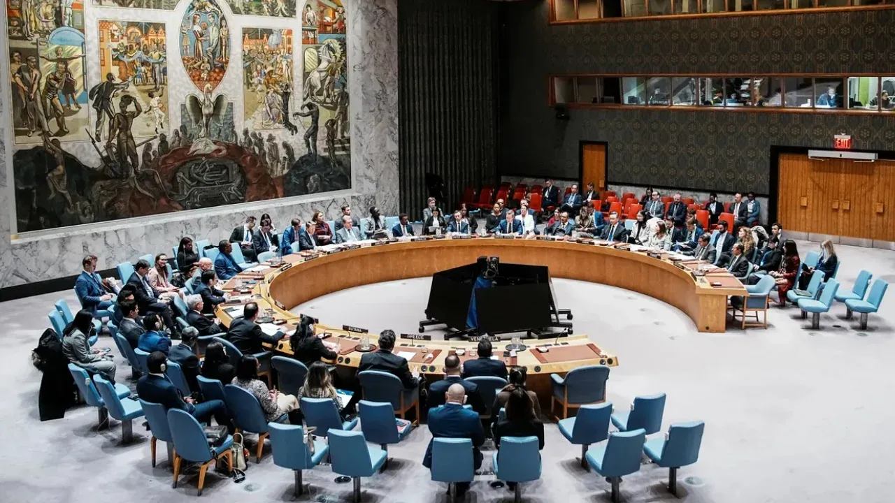 ভেনেজুয়েলায় মার্কিন নৌ অবরোধের নিন্দা চীন-রাশিয়ার