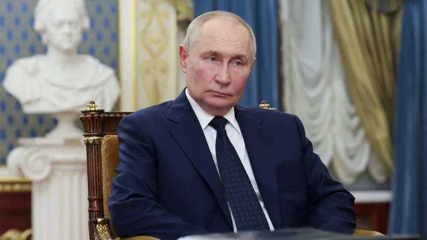 Putin broadens rules on Russia's use of nuclear arms