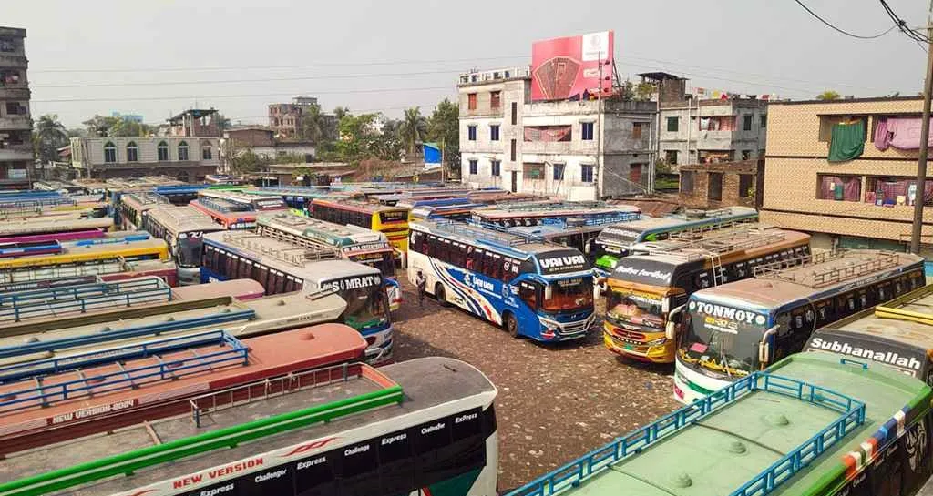 বরিশালের ১৬ রুটে বাস চলাচল বন্ধ