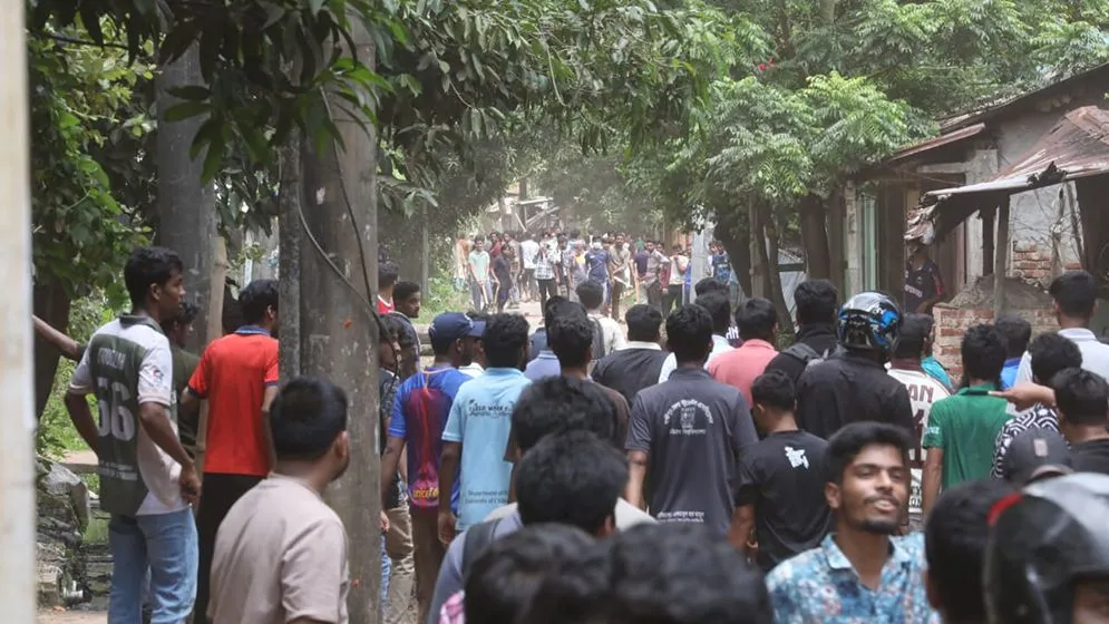 ছাত্রলীগের বড় বড় ক্যাডাররা হেলমেট পরে ছাত্রদের মেরেছে: চবি উপ উপাচার্য