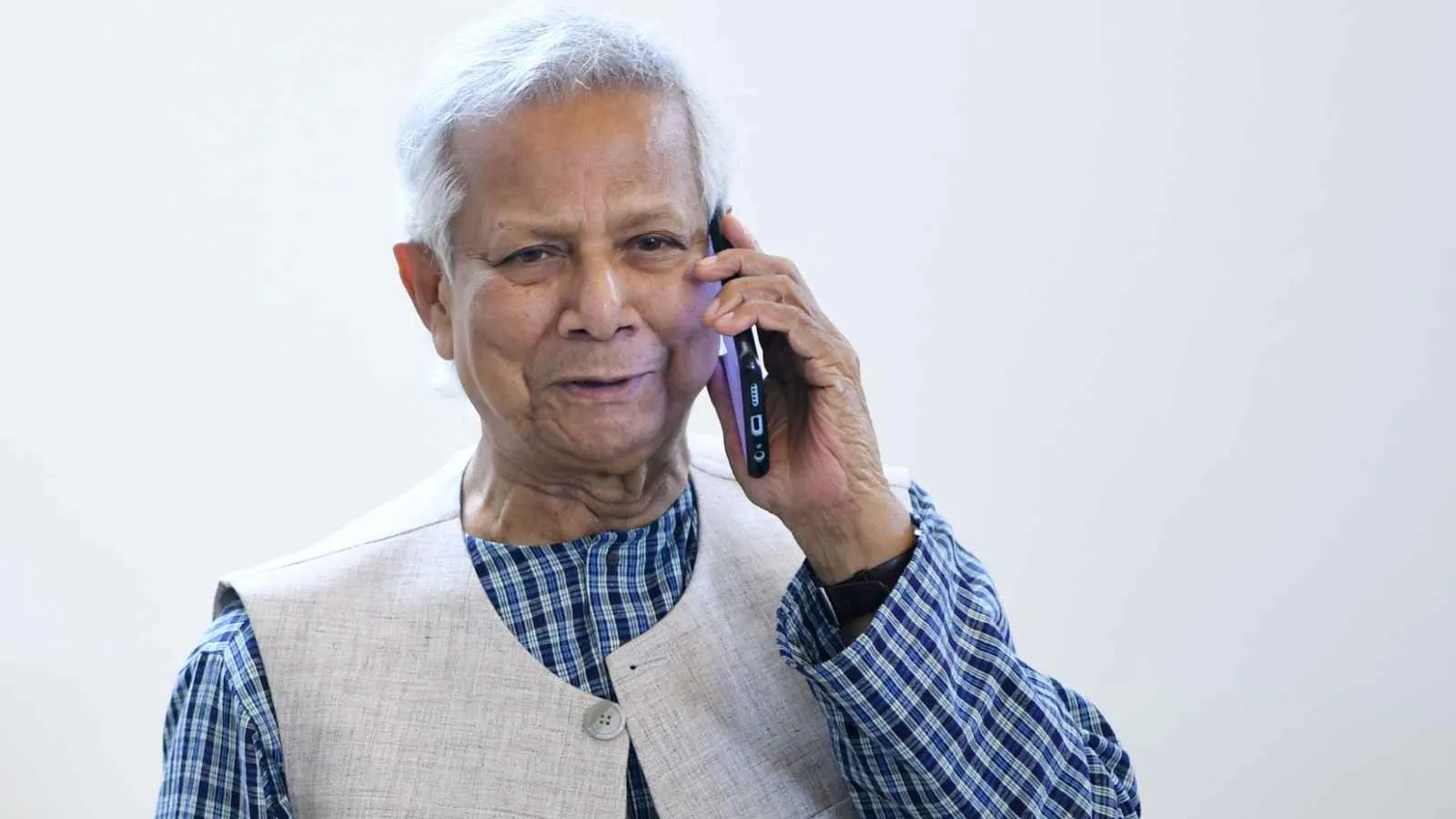 টাইগার অধিনায়ককে অভিনন্দন জানিয়ে ড. ইউনূসের ফোন