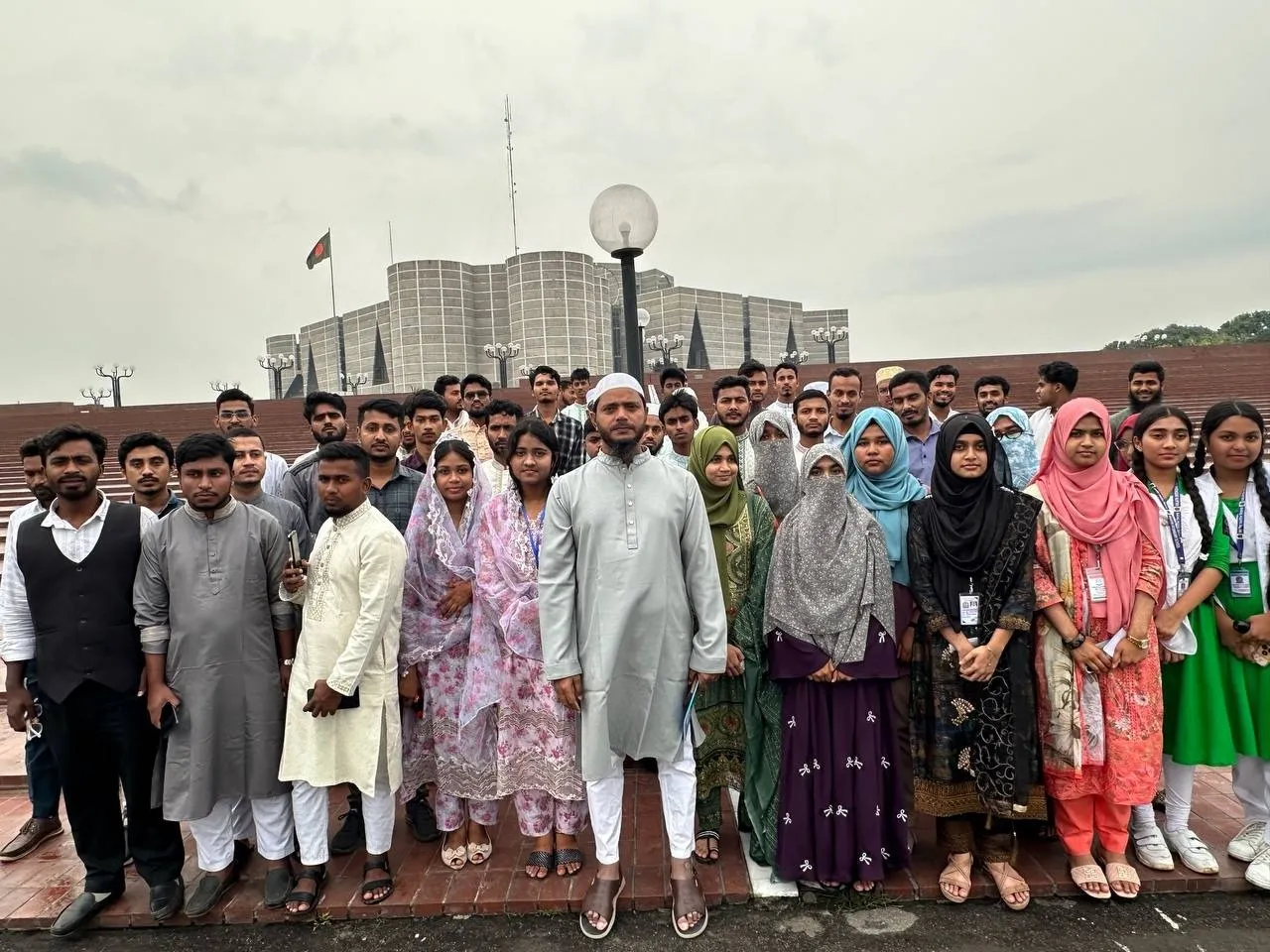 বাউফলের  শিক্ষার্থীদের  সংসদ  ভ্রমণ