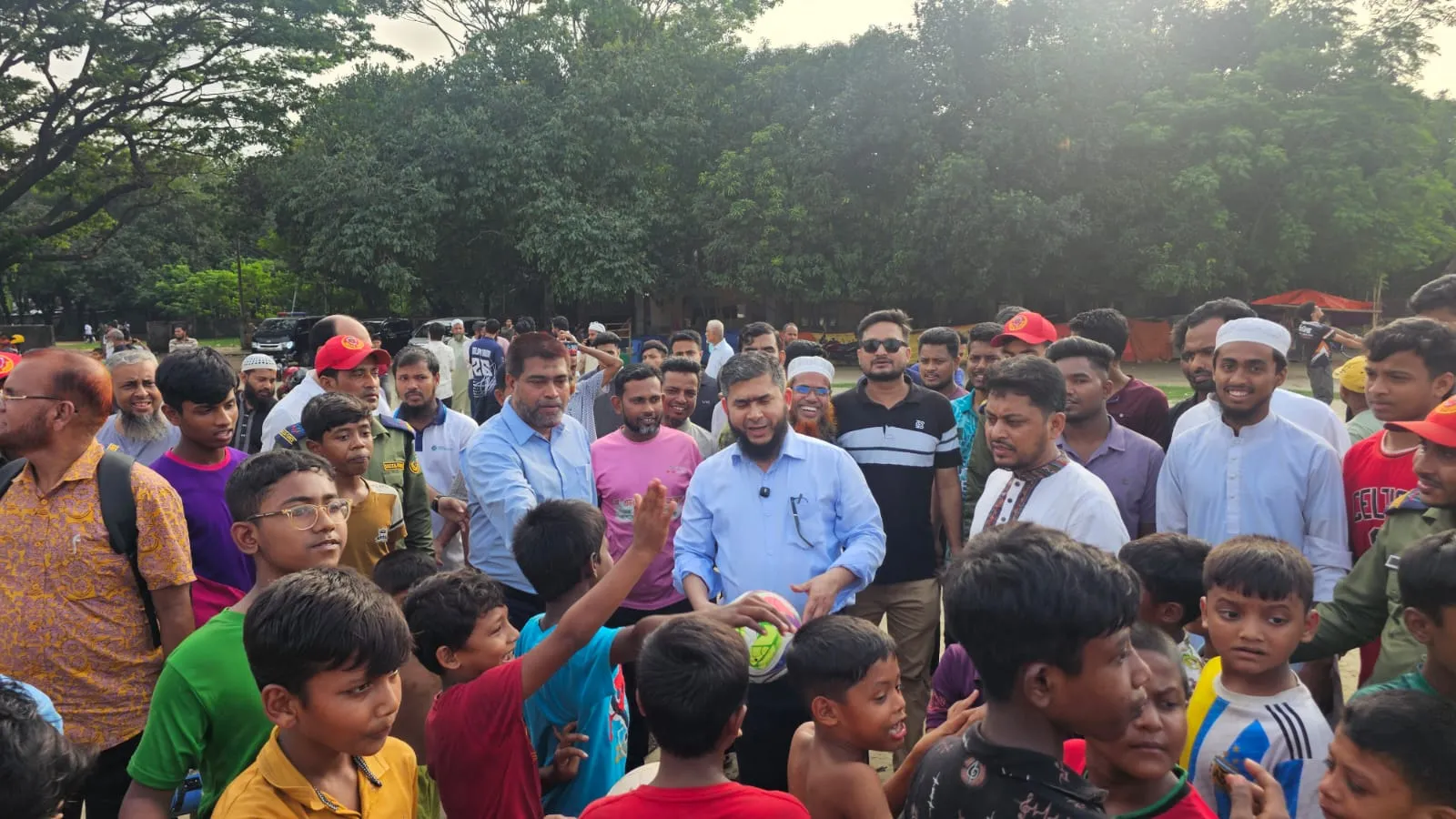 “এমপি নির্বাচিত হয়ে যে বরাদ্দ পাওয়া যায়, নিজের অর্থায়নেই সেই কাজ করব”