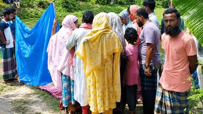 বালিয়াডাঙ্গীতে পুকুর থেকে অন্তঃসত্ত্বা নারীর মরদেহ উদ্ধার