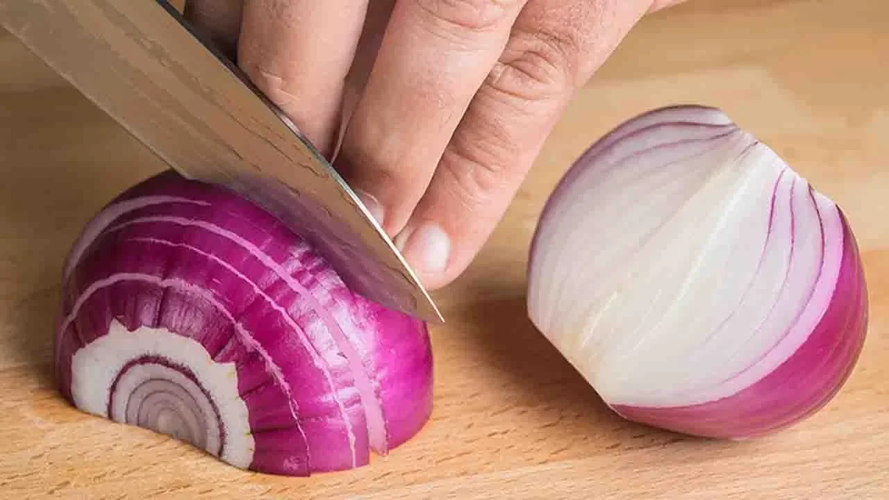 Why-onions-make-you-cry-and-how-to-prevent-it