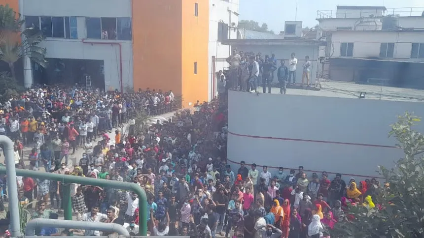 العمال يحتجون في غازيبور للمطالبة بالمستحقات