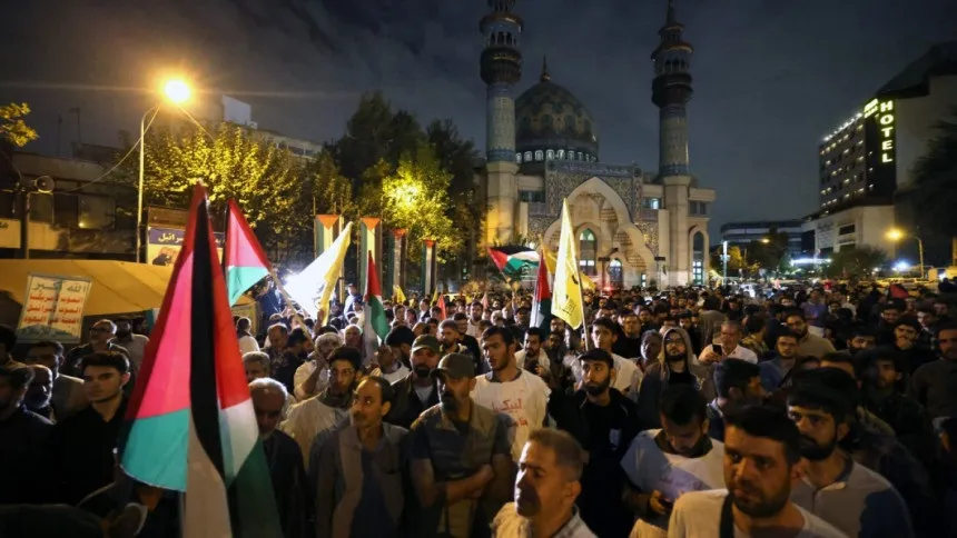 Tens of thousands protest against Lebanon 'bloodbath' in Iran, Yemen