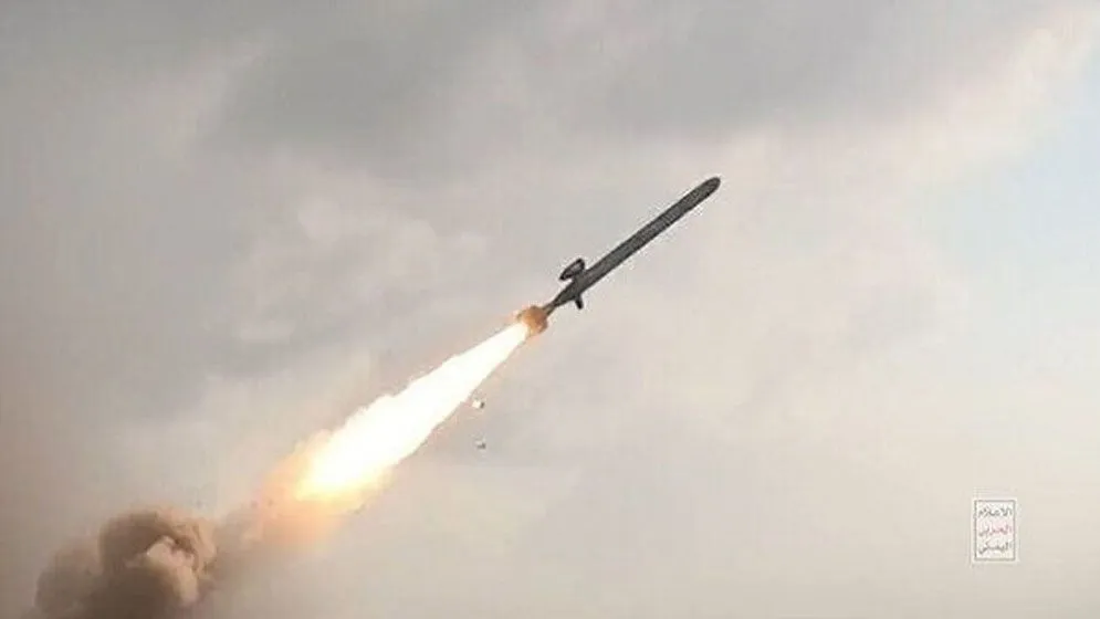 শক্তিশালী ক্ষেপণাস্ত্র হামলায় বন্ধ ইসরাইলি বিমানবন্দর