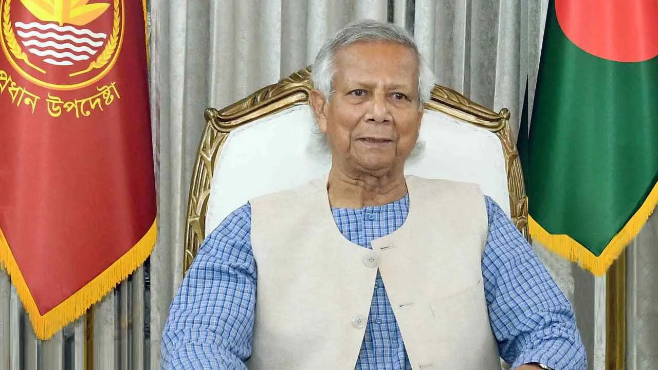 ‘ছোট অপারেশনের’ পর কাজে যোগ দিয়েছেন প্রধান উপদেষ্টা