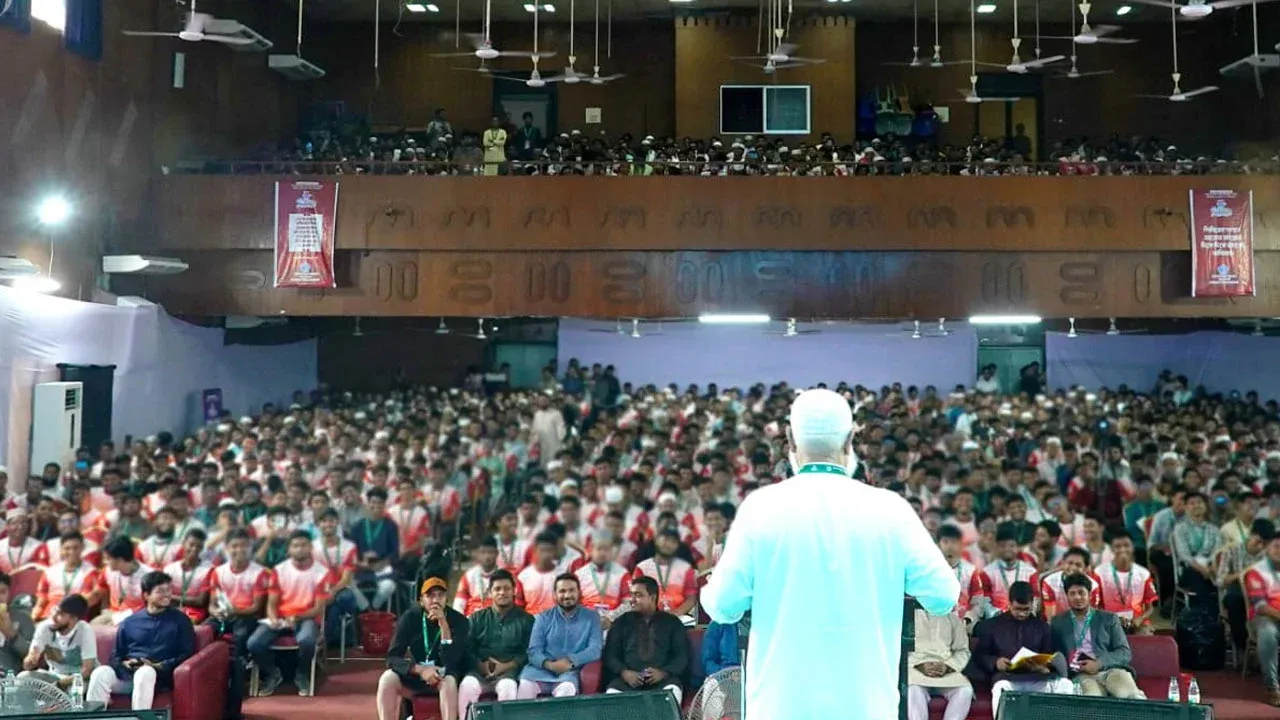দুর্নীতি দূর করতে হলে সর্বপ্রথম ‘সরিষার ভেতরের ভূত’ তাড়াতে হবে