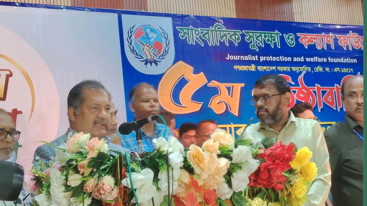 গণমাধ্যমের স্বাধীনতায় কোনো বিধিনিষেধ নেই: তথ্যমন্ত্রী