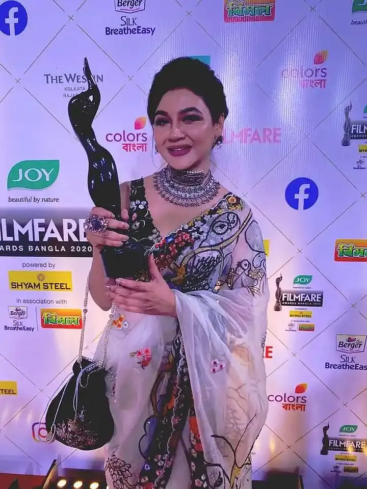 Jaya Ahsan wins Filmfare award