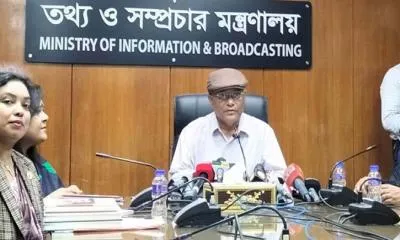 খালেদা জিয়া রাজনীতি করতে পারবেন না : তথ্যমন্ত্রী
