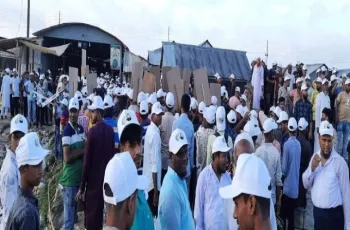 পদ্মা সেতুর সমাবেশে যোগ দিতে জনতার ঢল