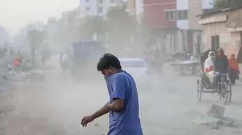 বায়ুদূষণের শীর্ষে ঢাকা