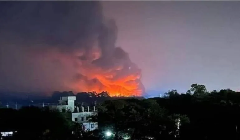 সীতাকুণ্ডে বিএম কনটেইনার ডিপোতে ভয়াবহ বিস্ফোরণ, আহত শতাধিক