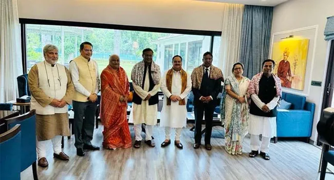 দিল্লিতে বিজেপির প্রেসিডেন্টের সাথে আওয়ামী প্রতিনিধি দলের বৈঠক