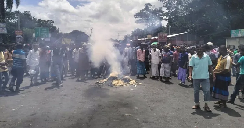 থানা ও উপজেলা পরিষদে হামলা-ভাঙচুর, অফিসার্স ক্লাবে আগুন