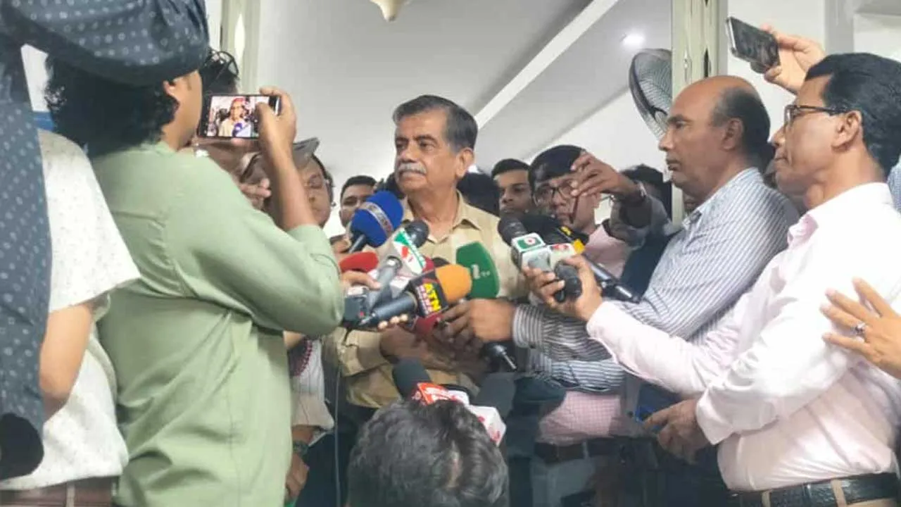 সরকার বললে চলে যাব, পদত্যাগ ইস্যুতে শিক্ষা উপদেষ্টা