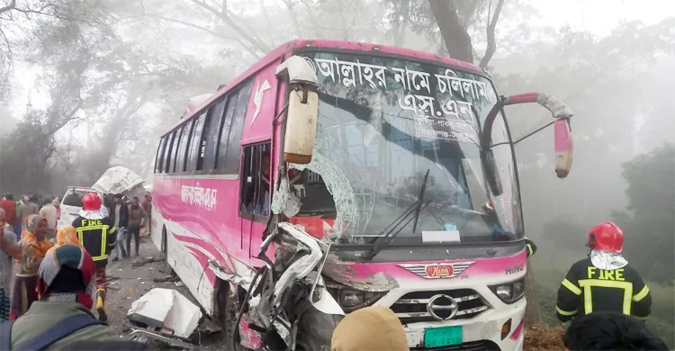 ঈশ্বরদীতে বাস-মাইক্রোবাস সংঘর্ষে নিহত ২
