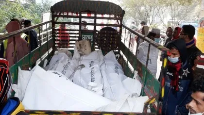 কুষ্টিয়ায় ট্রাকের ধাক্কায় তিন নারীসহ নিহত ৪
