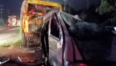নরসিংদীর শিবপুরে ট্রাক-মাইক্রোবাস সংঘর্ষ, নিহত ৭