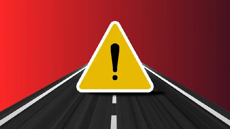 2 killed in road accidents at Paltan and Jatrabari
