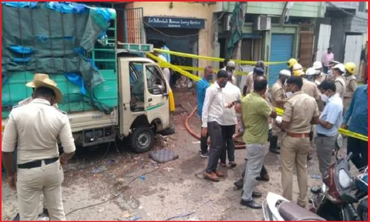 ভারতে আদালতে ভয়াবহ বিস্ফোরণে নিহত ২