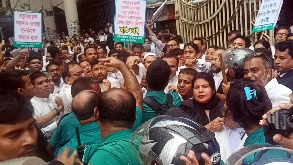 আইনজীবী-পুলিশ সংঘর্ষ, আহত অর্ধশতাধিক