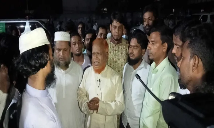 Jamaat Dhaka City South ameer meets relatives of Chowkbazar fire victims