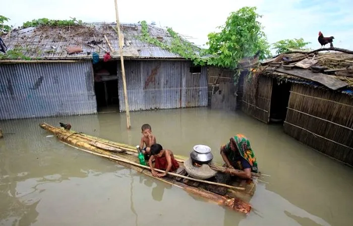 বন্যায় মৌলভীবাজারে ৩৫ ইউনিয়নের মানুষ পানিবন্দি