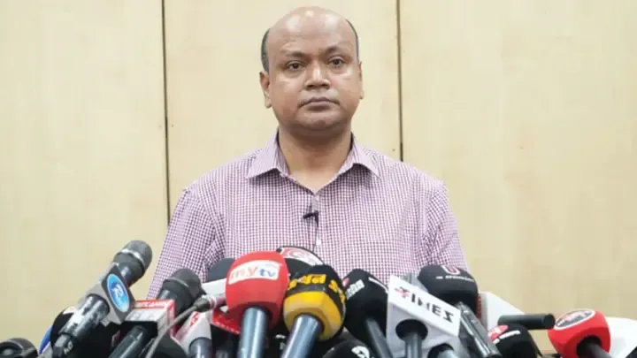 রাজধানীতে ককটেল বিস্ফোরণ কাদের ইশারায়, জানাল ডিবি