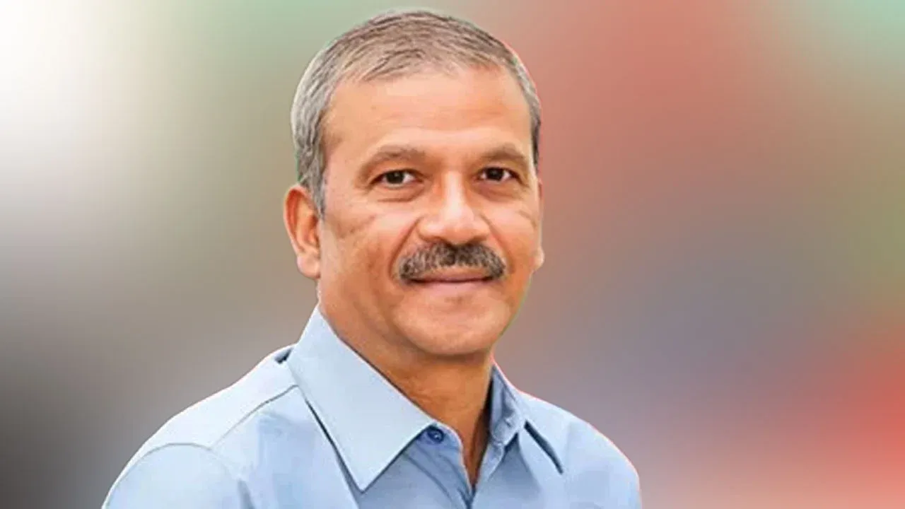 কার কাছে শপথ নেবেন নতুন এমপিরা, যা জানালেন আইন উপদেষ্টা